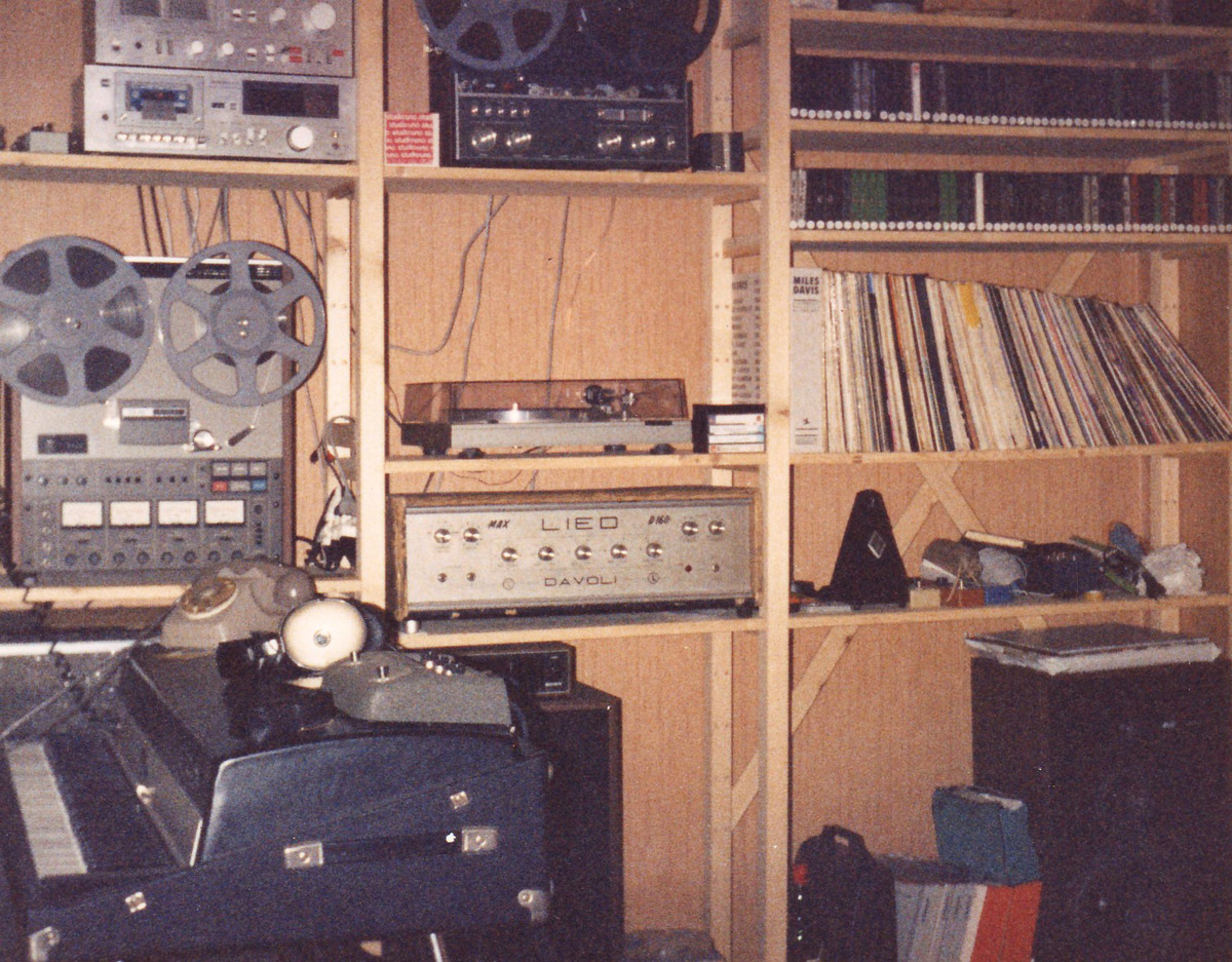 Il soggiorno-studio di Mike in via Pentimalli nel 1981